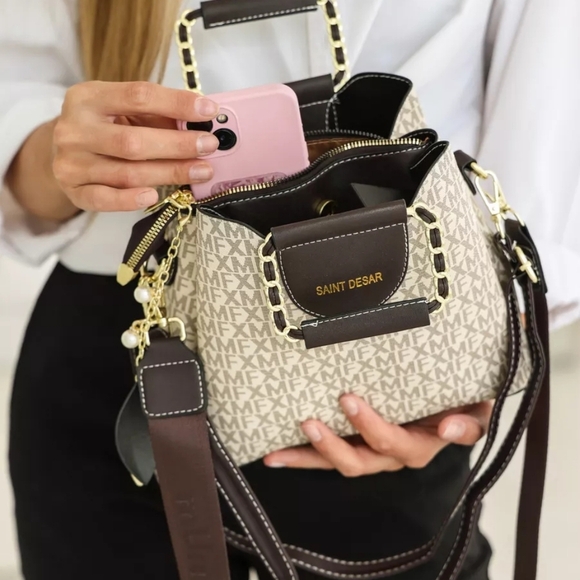 Fashion Chain Strap Shoulder Bag | Leaf Pendant | NWT - Picture 5 of 5